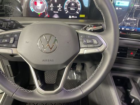 New 2026 Volkswagen Tiguan SE image 14