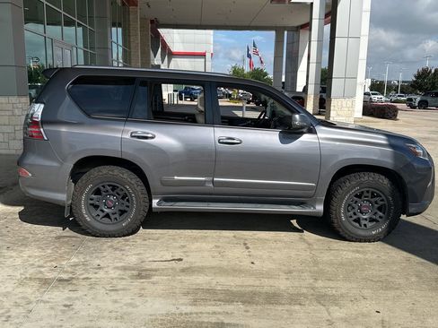 Used 2015 Lexus GX 460 w/ Premium Package AWD/4WD image 10