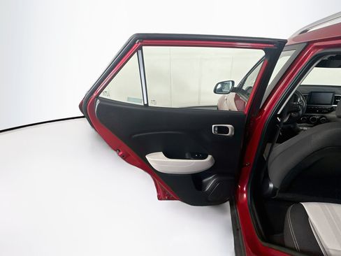 Used 2025 Hyundai Venue SEL FWD image 26