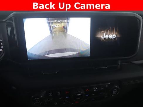 Used 2024 Jeep Wrangler Unlimited Rubicon w/ XTREMEE 35" Tire Package image 22