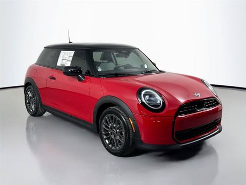 Used 2025 MINI Cooper 2-Door Hardtop FWD image 3