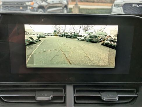 Used 2025 Chevrolet Trax LT image 28