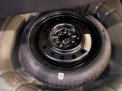 Used 2005 Mercury Sable LS FWD image 91