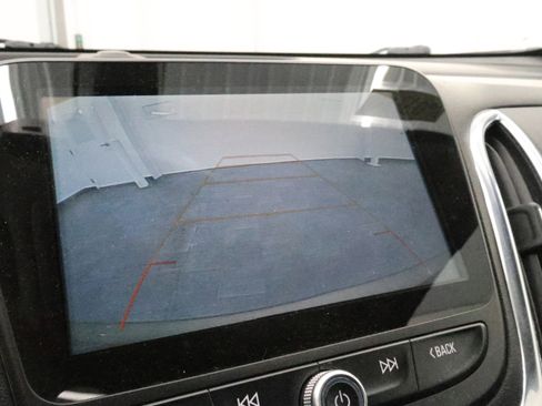 Used 2018 Chevrolet Equinox Premier image 14