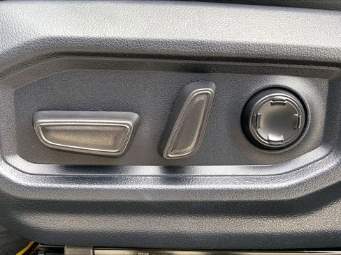 Used 2025 Toyota Tundra Platinum AWD/4WD image 34