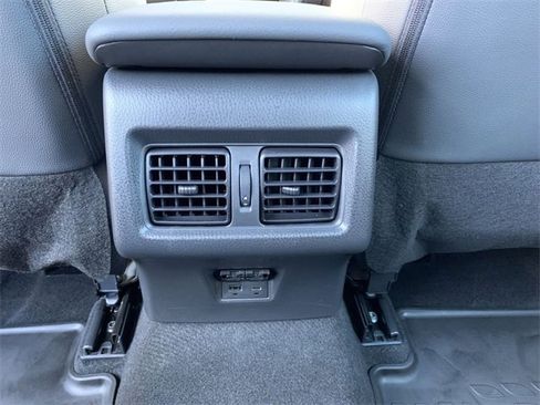 Used 2025 Toyota Camry SE image 32