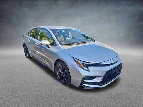 Used 2025 Toyota Corolla SE FWD image 8