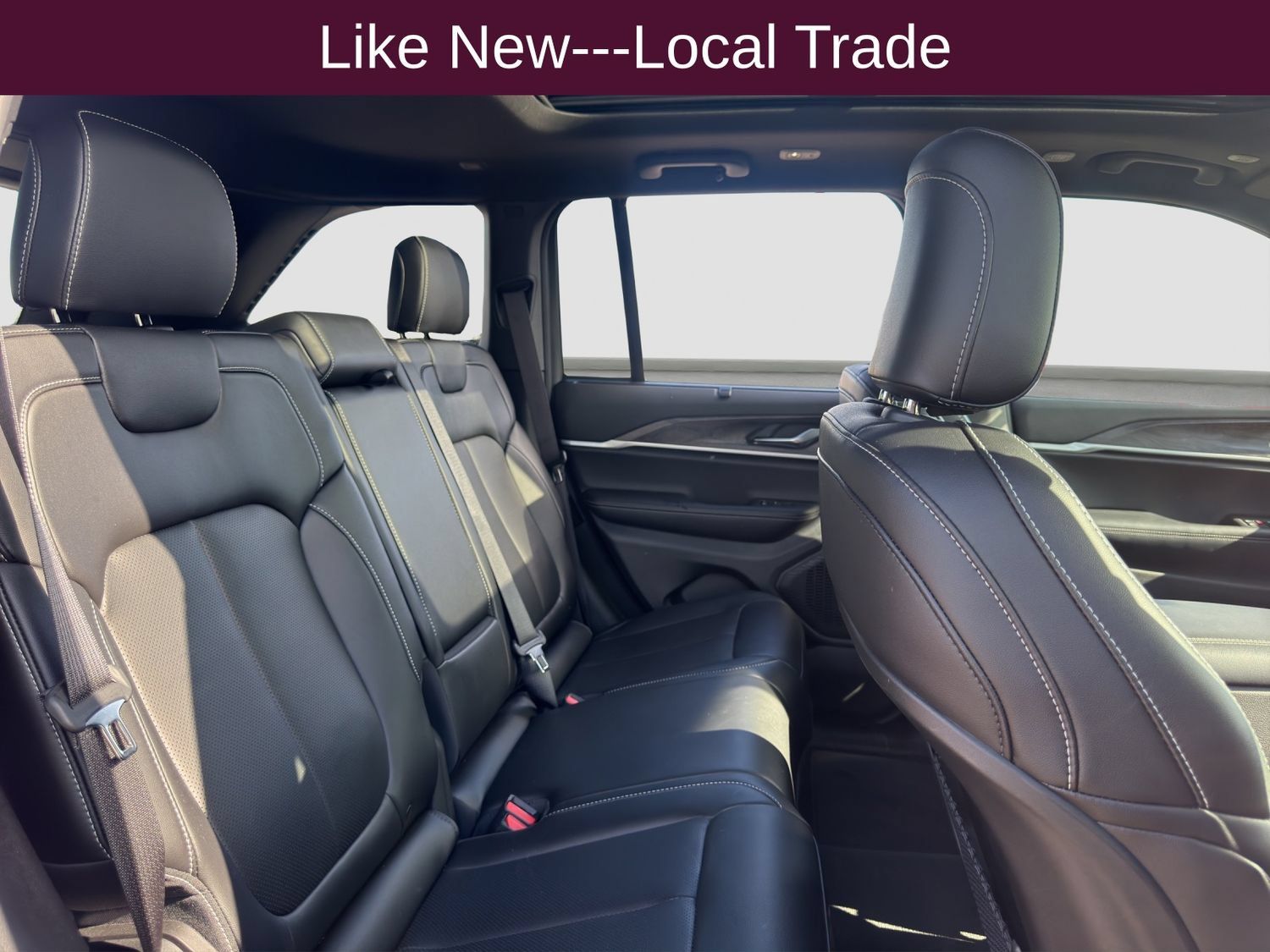 Used 2025 Jeep Grand Cherokee Limited w/ Luxury Tech Group II AWD/4WD image 18