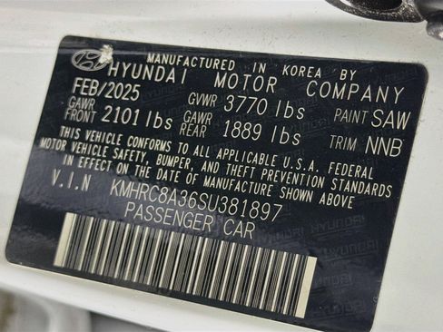 Used 2025 Hyundai Venue SEL FWD image 12
