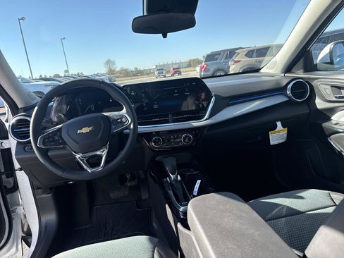 New 2026 Chevrolet Trax LT w/ Driver Confidence Package image 10