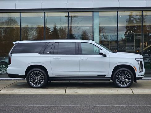 New 2026 Cadillac Escalade ESV Platinum Sport image 6