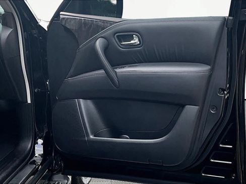 Used 2024 Nissan Armada Platinum w/ Captain's Chairs Package RWD image 23