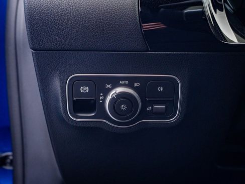 Certified 2025 Mercedes-Benz GLA 250 4MATIC image 37