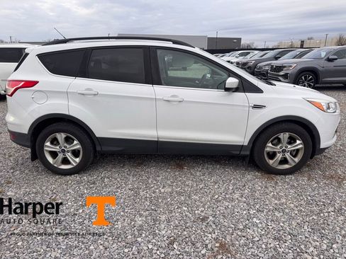 Used 2015 Ford Escape SE w/ Equipment Group 201A image 6