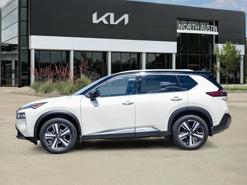Used 2023 Nissan Rogue SL w/ SL Premium Package FWD image 3