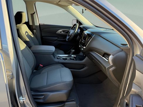 Used 2020 Chevrolet Traverse LS image 10