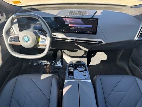 Certified 2025 BMW iX xDrive50 image 17
