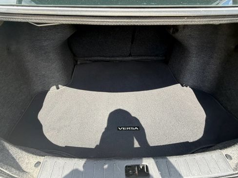 Used 2018 Nissan Versa SV FWD image 32