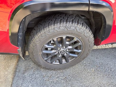 Used 2023 Toyota Sequoia Platinum AWD/4WD image 10