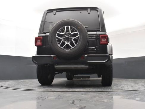 Used 2024 Jeep Wrangler Unlimited Sahara w/ Technology Group AWD/4WD image 22