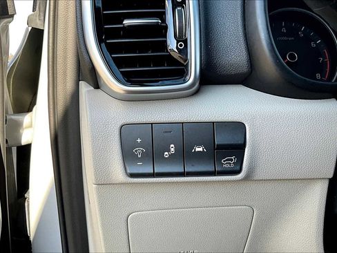 Used 2020 Kia Sportage EX image 63