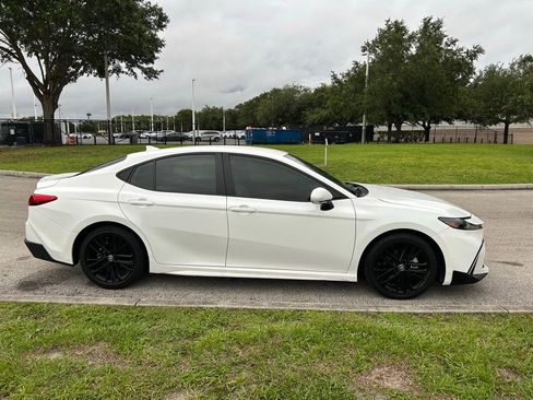 Used 2025 Toyota Camry SE FWD image 7