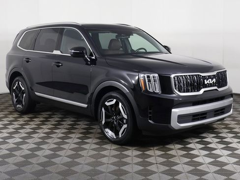 Used 2024 Kia Telluride EX w/ EX Captain's Chair Package image 56