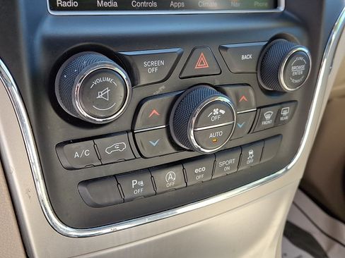 Used 2016 Jeep Grand Cherokee Limited AWD/4WD image 16