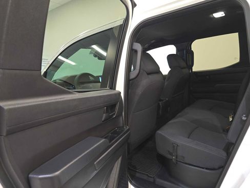 Certified 2025 Toyota Tacoma SR5 w/ SR5 Upgrade Package AWD/4WD image 23