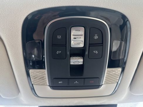 Used 2021 Hyundai Palisade Calligraphy image 37