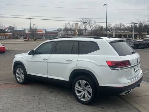 Used 2023 Volkswagen Atlas SE w/ Panoramic Sunroof Package image 17