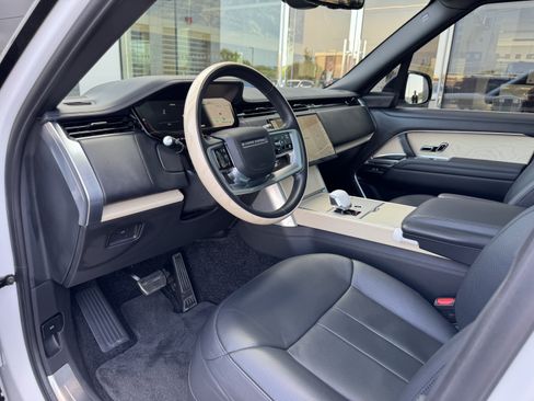 Certified 2025 Land Rover Range Rover SV AWD/4WD image 12