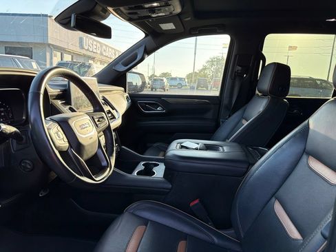 Used 2023 GMC Yukon AT4 w/ Technology Package AWD/4WD image 6