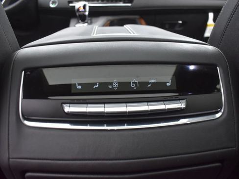 Certified 2024 Cadillac Escalade Premium Luxury w/ Performance Package AWD/4WD image 30