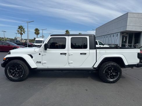 Used 2021 Jeep Gladiator Sport image 4