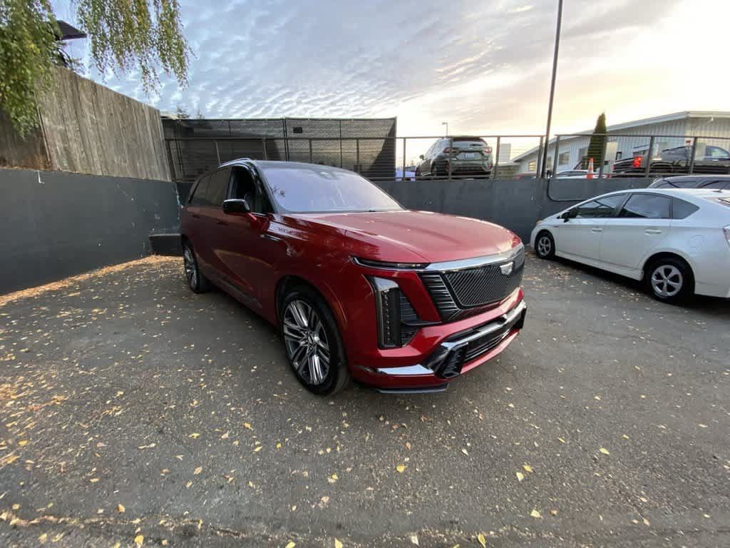 Certified 2026 Cadillac Vistiq Luxury w/ LPO, Floor Liner Package AWD/4WD image 8