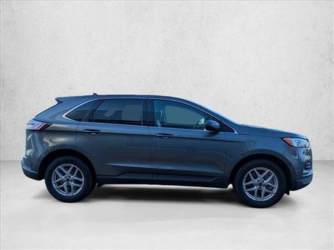 Used 2023 Ford Edge SEL image 4
