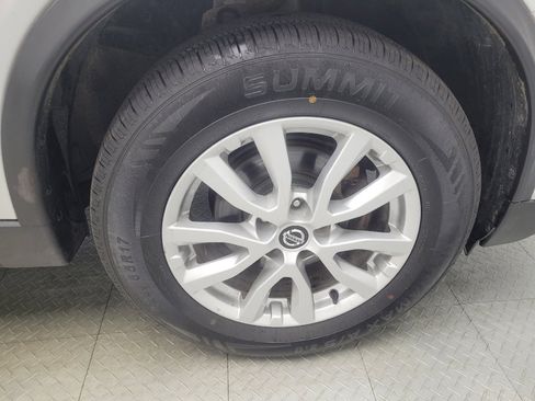 Used 2020 Nissan Rogue SV AWD/4WD image 31