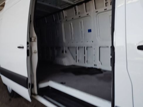 Used 2023 Mercedes-Benz Sprinter 3500 image 13