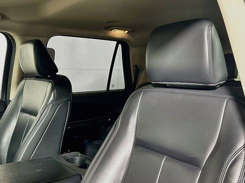 Used 2024 Ford Expedition XLT AWD/4WD image 20
