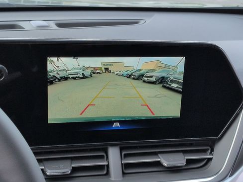 New 2026 Chevrolet Trax LT w/ Driver Confidence Package FWD image 15