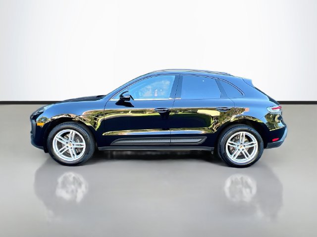 Certified 2026 Porsche Macan AWD/4WD image 2