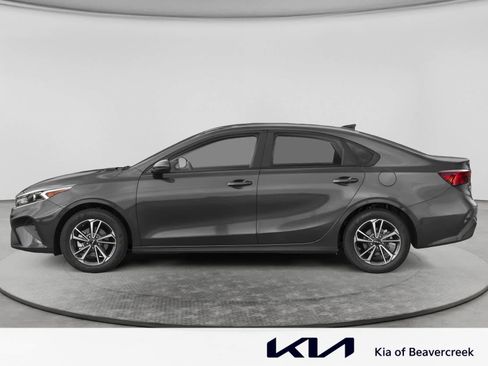 Used 2023 Kia Forte LXS w/ LXS Technology Package FWD image 3
