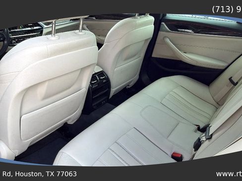 Used 2021 BMW 540i w/ Convenience Package image 29