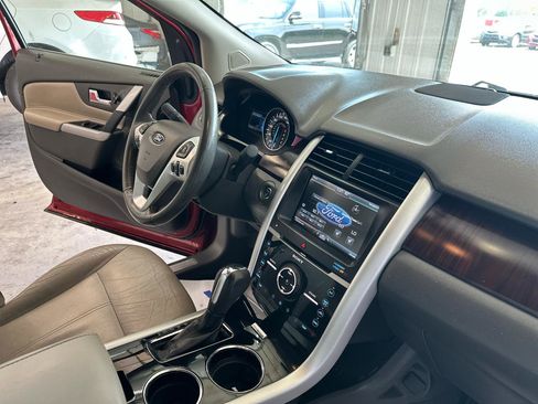 Used 2014 Ford Edge Limited w/ Equipment Group 301A FWD image 22