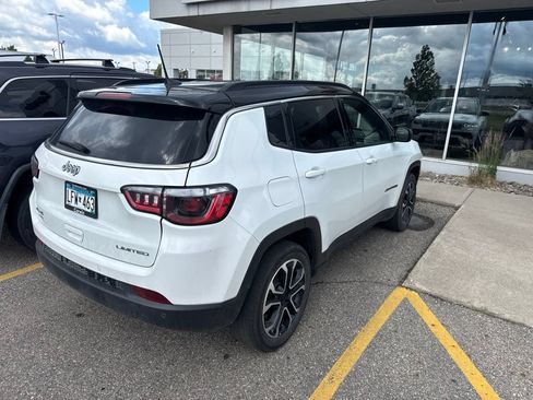 Used 2024 Jeep Compass Limited AWD/4WD image 3