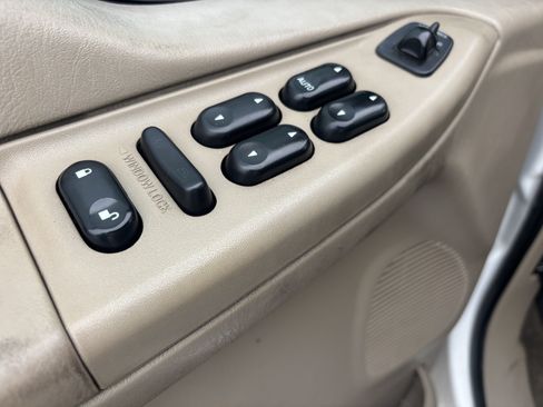 Used 2005 Ford F350 King Ranch RWD image 4