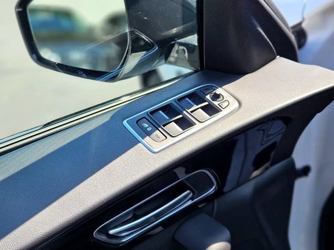 Used 2019 Jaguar F-PACE R-Sport image 27