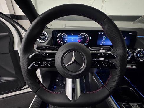 Used 2025 Mercedes-Benz GLA 250 image 26