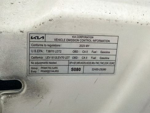 Used 2023 Kia Sorento LX FWD image 17